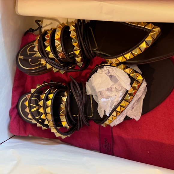 Valentino Garavani Gladiadors stud sandals - Picture 7 of 14